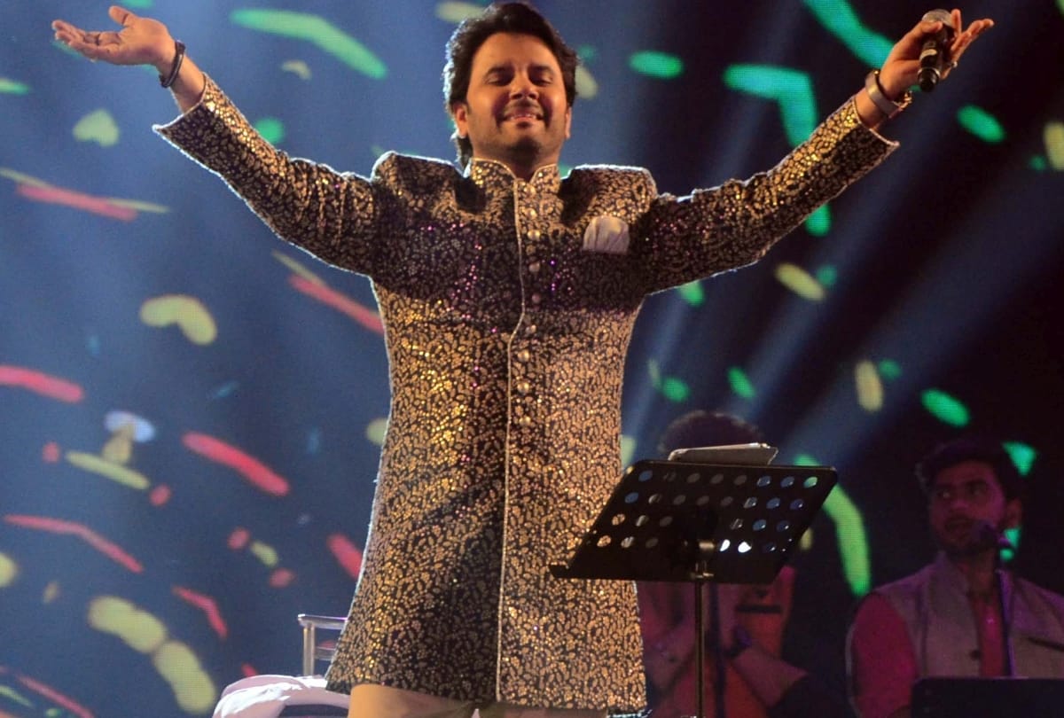 singer javed ali reached in lucknow mahotsav