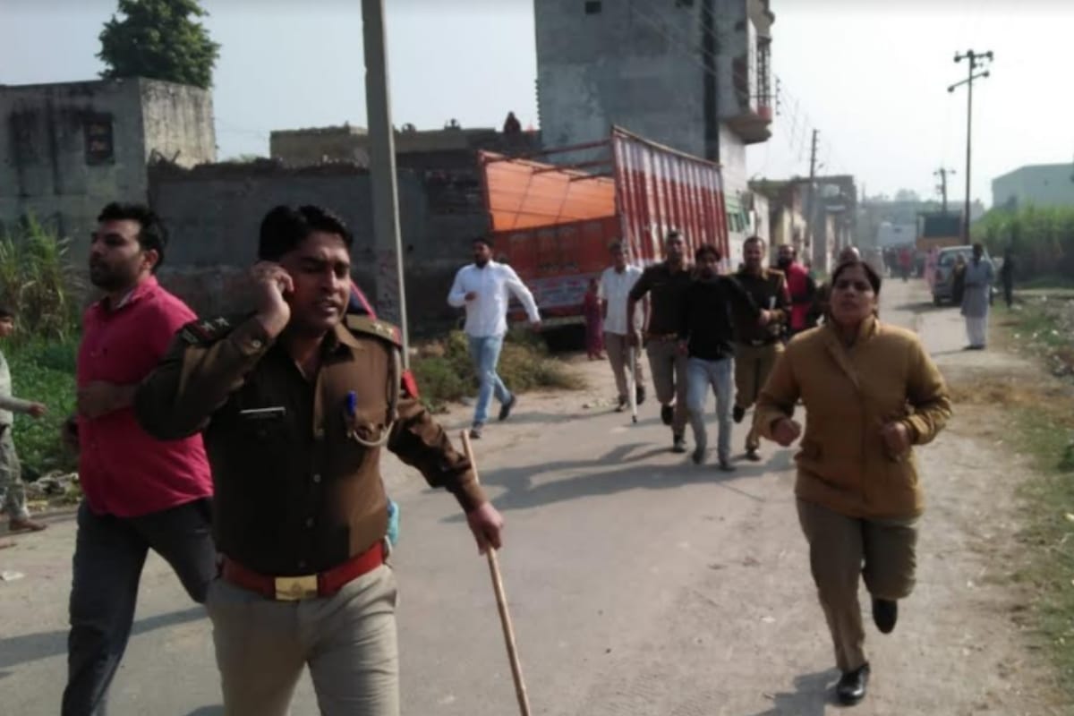 Delhi police went to arrest gotaskars face stone pelting in meerut two cop are missing