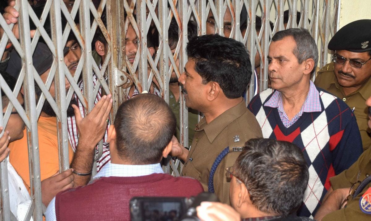 BHU student hostage in hostel