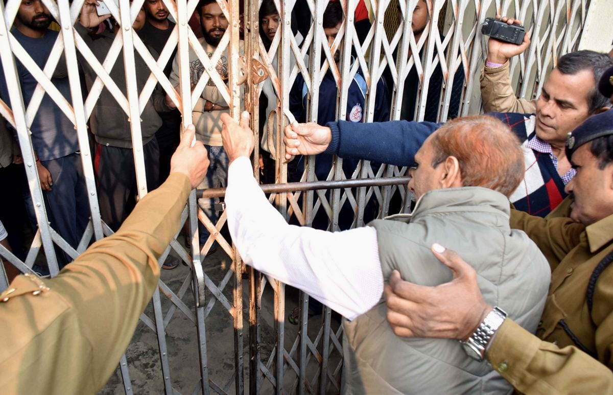 BHU law faculty student self hostage in hostel