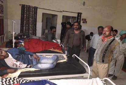 thirty people injured after bus overturned in etah