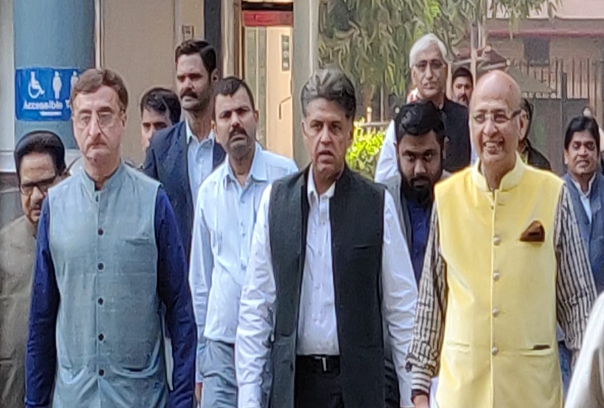 Madhas Pradesh Assembly Elections 2018: Congress demands ban on Mobile at polling sites