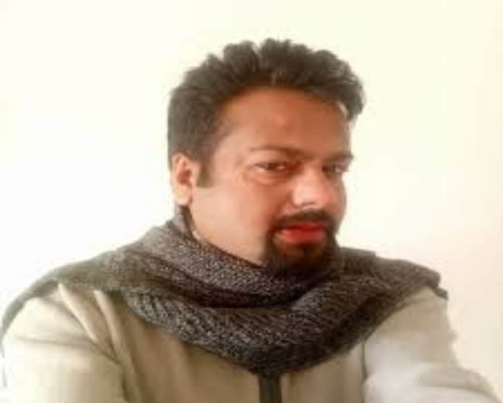 who is deepak kalal warn to rakhi sawant for 4 crore