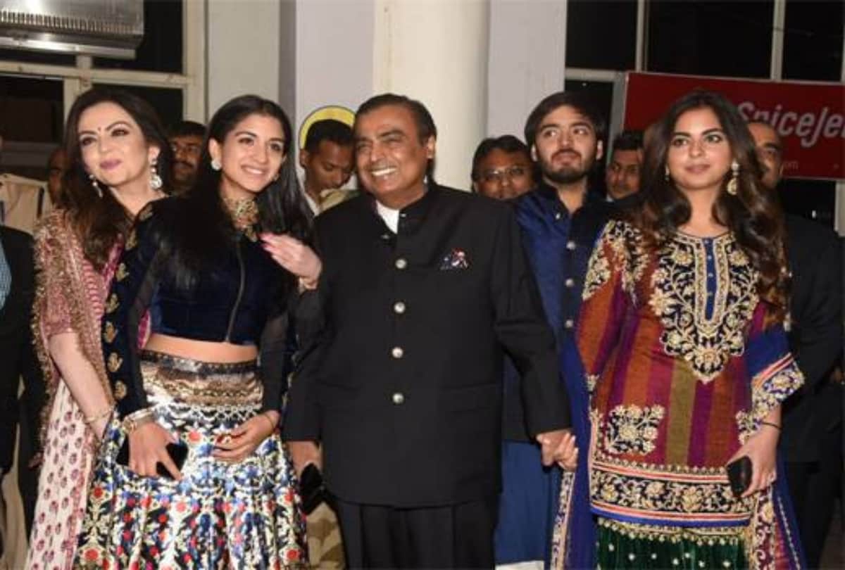 priyanka chopra wedding and mukesh ambani famliy royal look