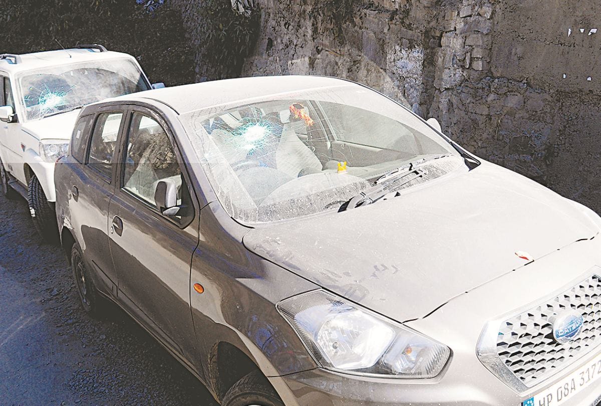 Miscreants smashed the windowpanes of 27 vehicles in Shimla