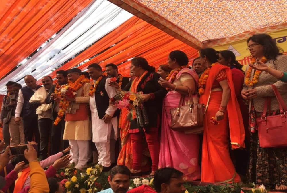 Dehradun New Mayor Sunil uniyal gama Survive from falling on stage