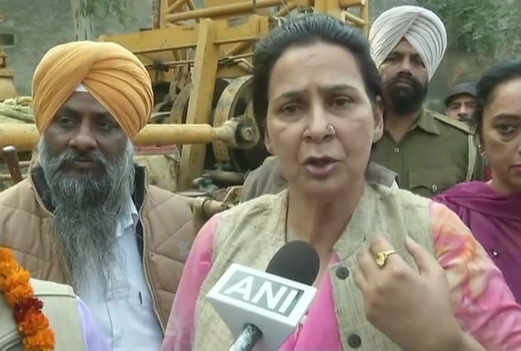 Navjot Kaur Sidhu said Navjot has said that Captain Sahab is like his father