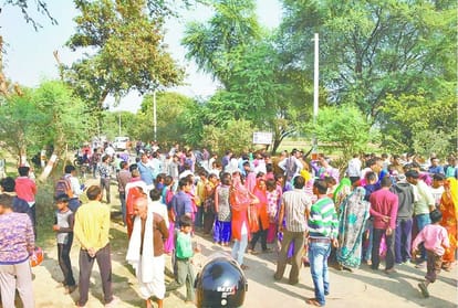 Seven year old child dies in bull attack in agra