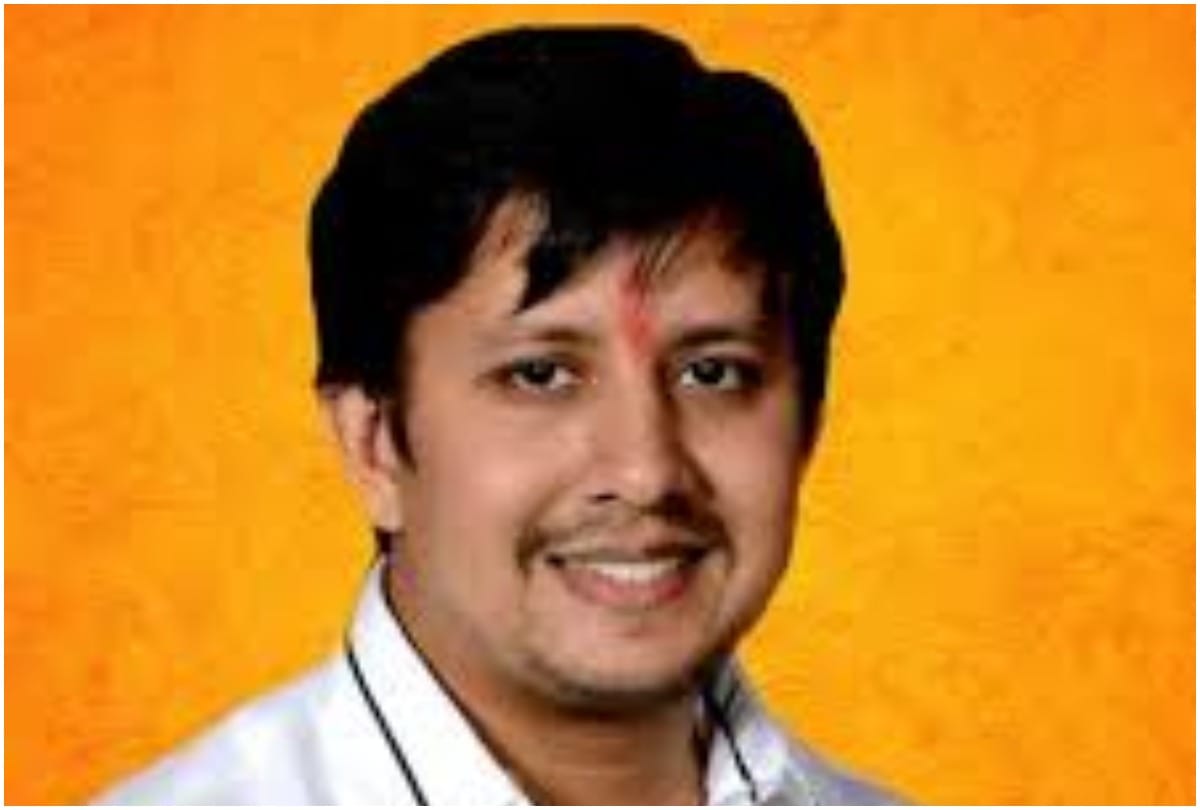 Municipal Corporation in Indore demolished that building for which Akash thrashed officer 