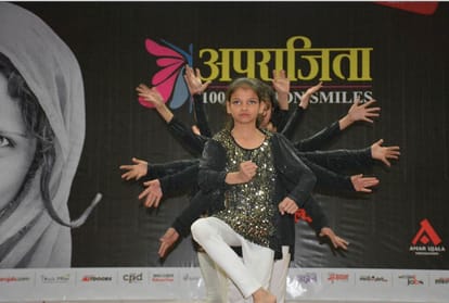 girls happy with honor of aprajita in Moradabad