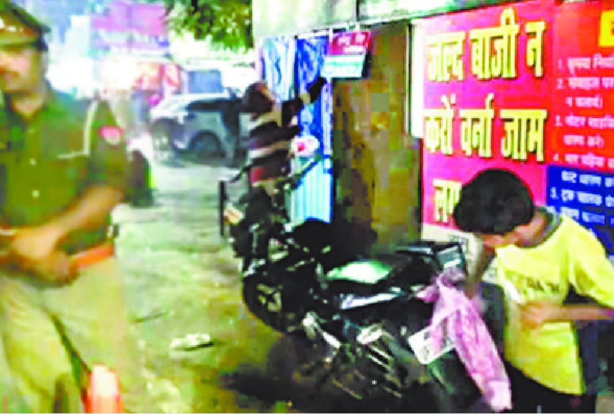 inspector video viral during cleaning bike from child
