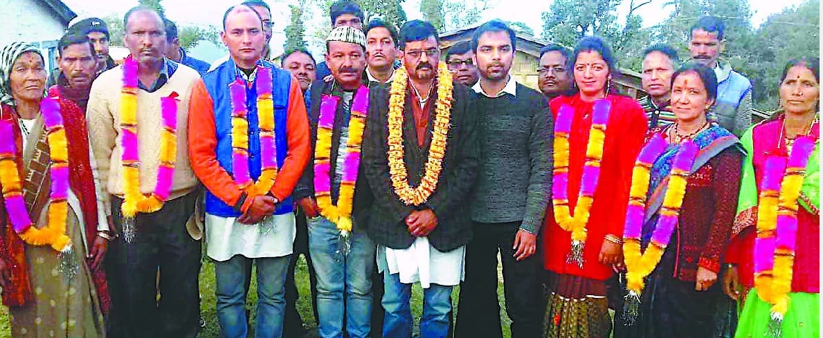 bedeenaag ka karenge chahummukhee vikaas : hem