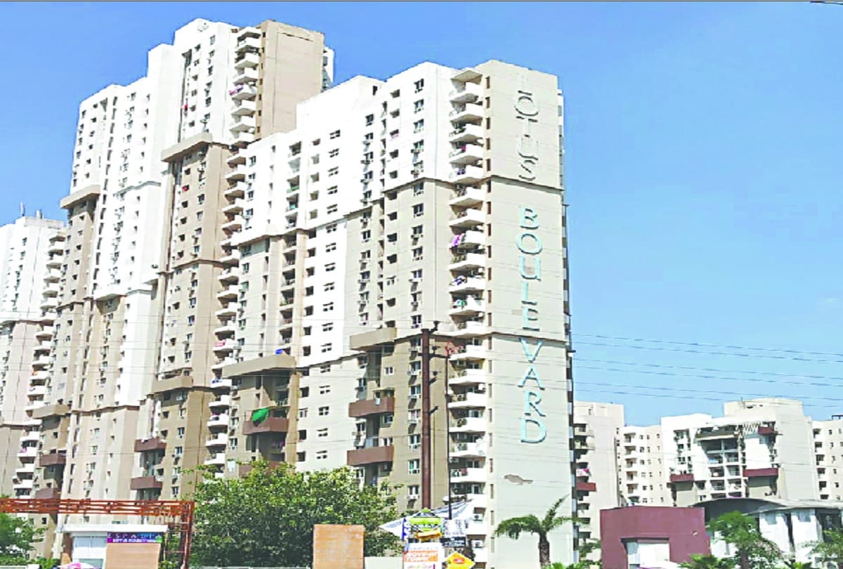 delhi Crime Branch arrested three directors of Noida 3c Builder