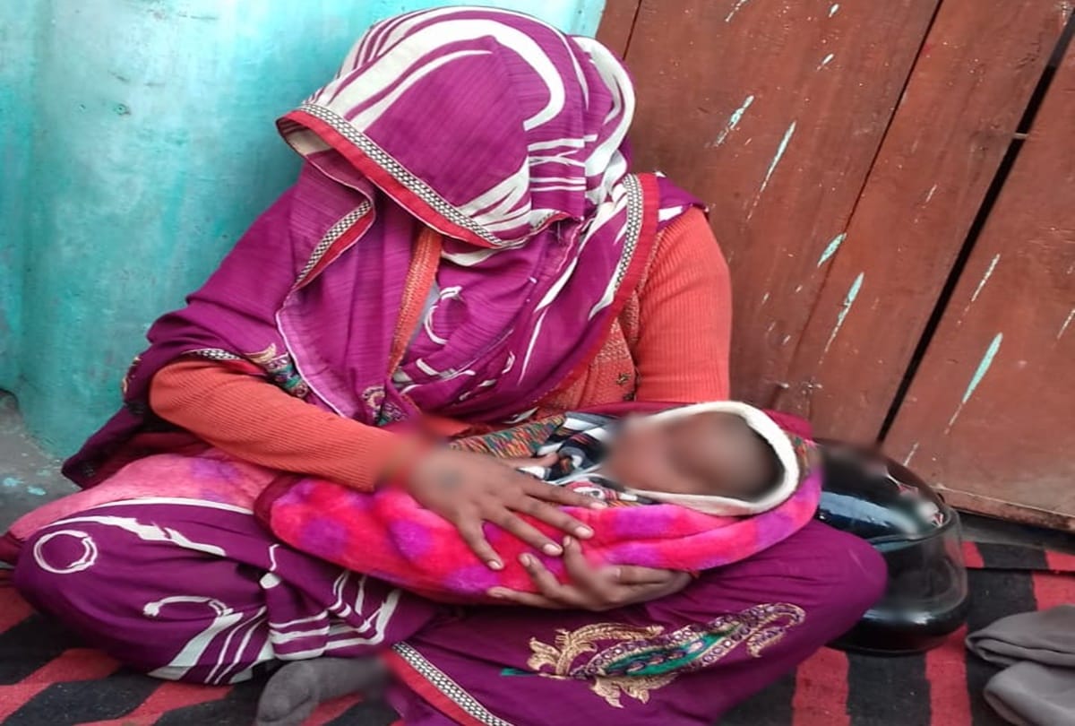 Child death in Etah, Family members accused vaccination