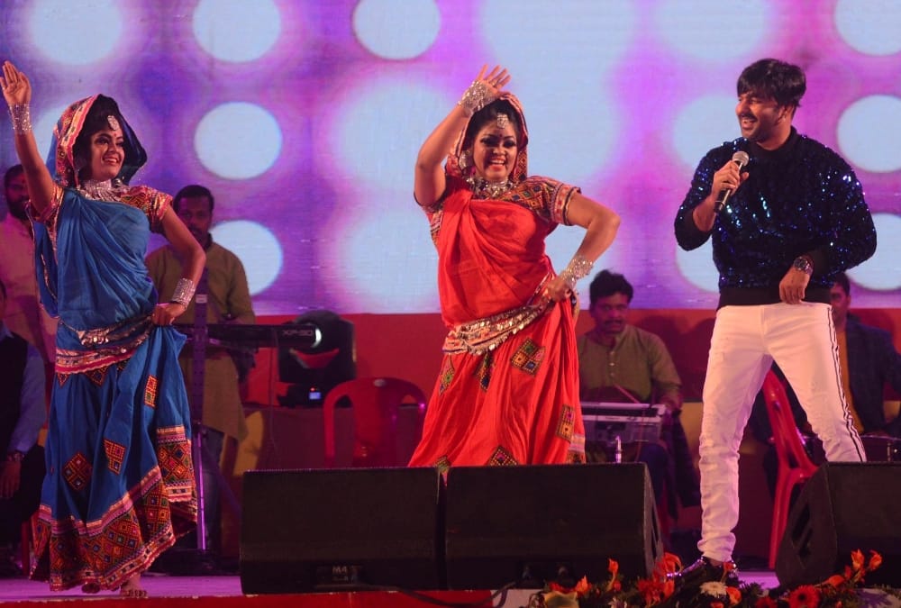 bhojpuri night in lucknow mahotsav.