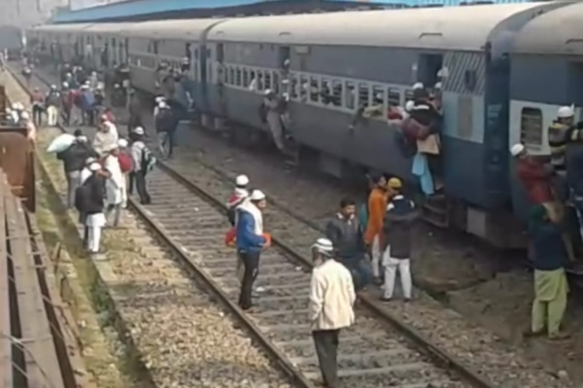 people going to Tabligi ijtema bulandshahr welcomed in meerut like kanwadiyas