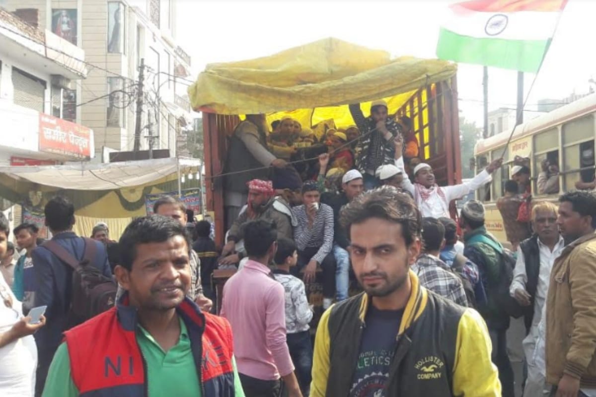 people going to Tabligi ijtema bulandshahr welcomed in meerut like kanwadiyas