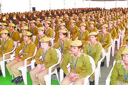 UP Chief Secretary admits not hearing in police station cop busy on social media during duty