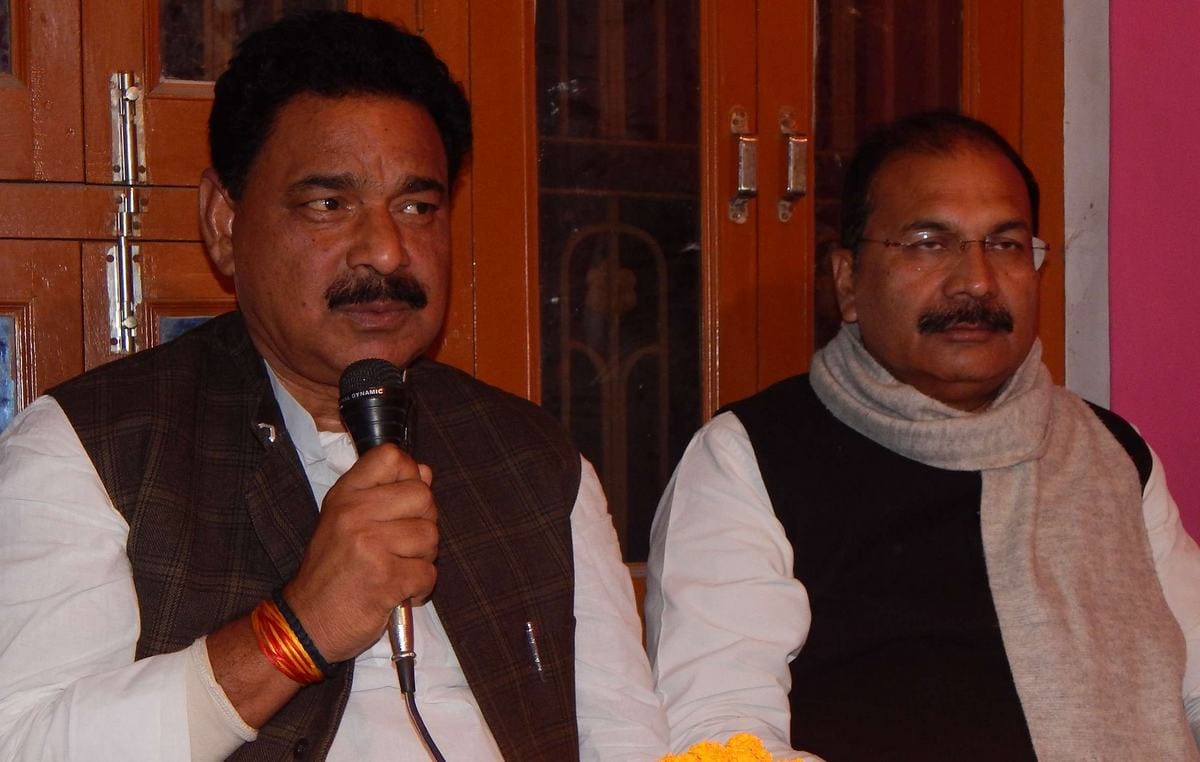 Samajwadi party leader gave controversial statement on CM yogi