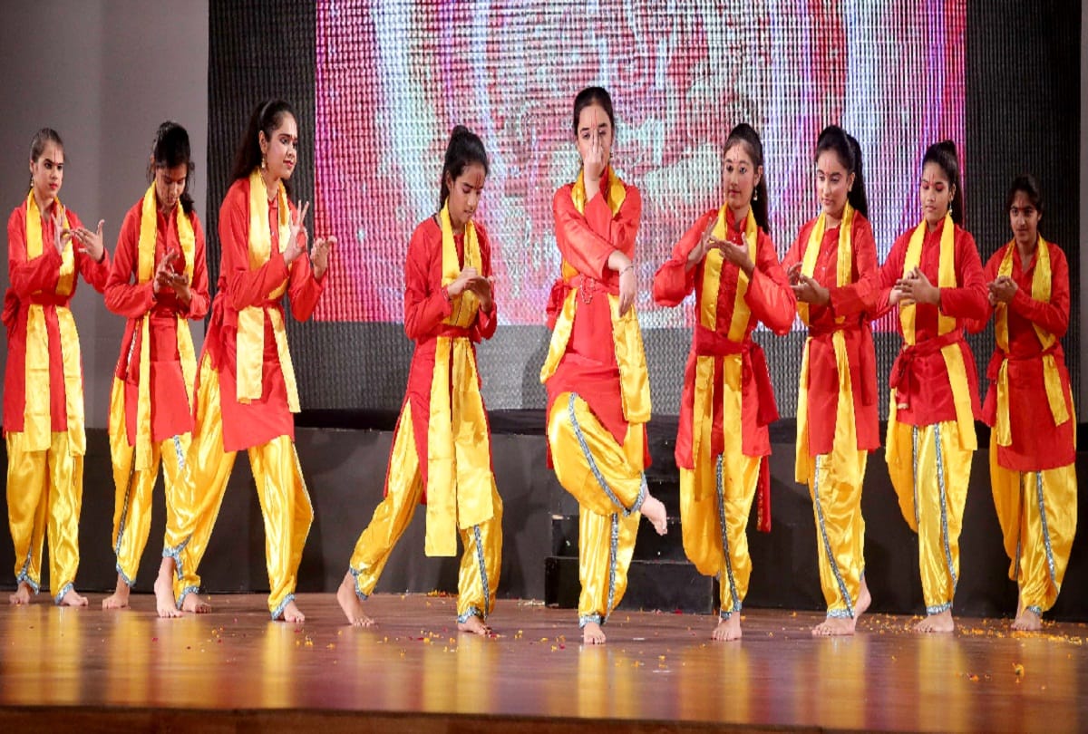 कोटी स्कूल के मेधावियों को किया मंत्री सैजल के हाथो मिला सम्मान