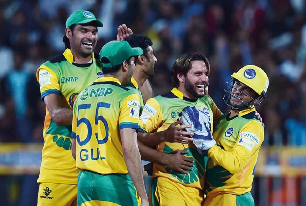 Shahid Afridi smashes 17-ball 59 run in T10 League, see VIDEO
