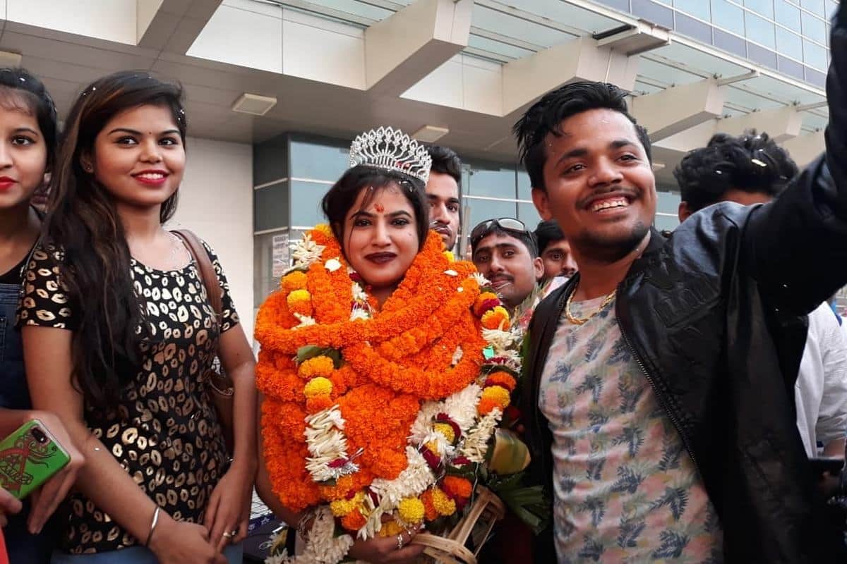 Varanasi two daughter in law become mrs india 2018 title