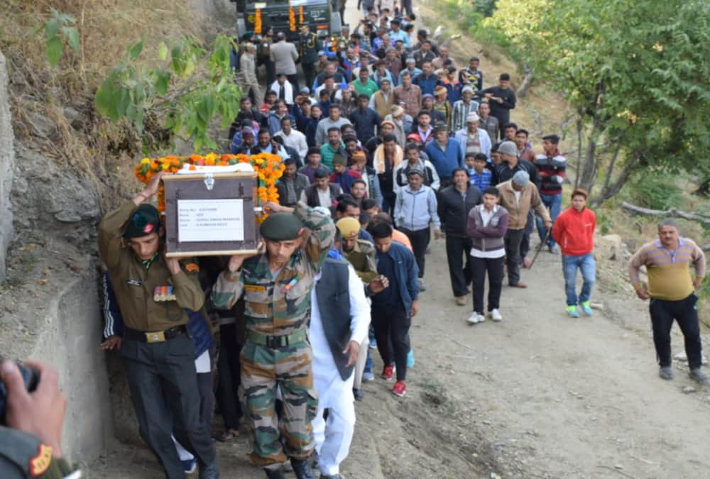 Martyr suraj Mother Crying to see his dead Body in bad condition during funeral