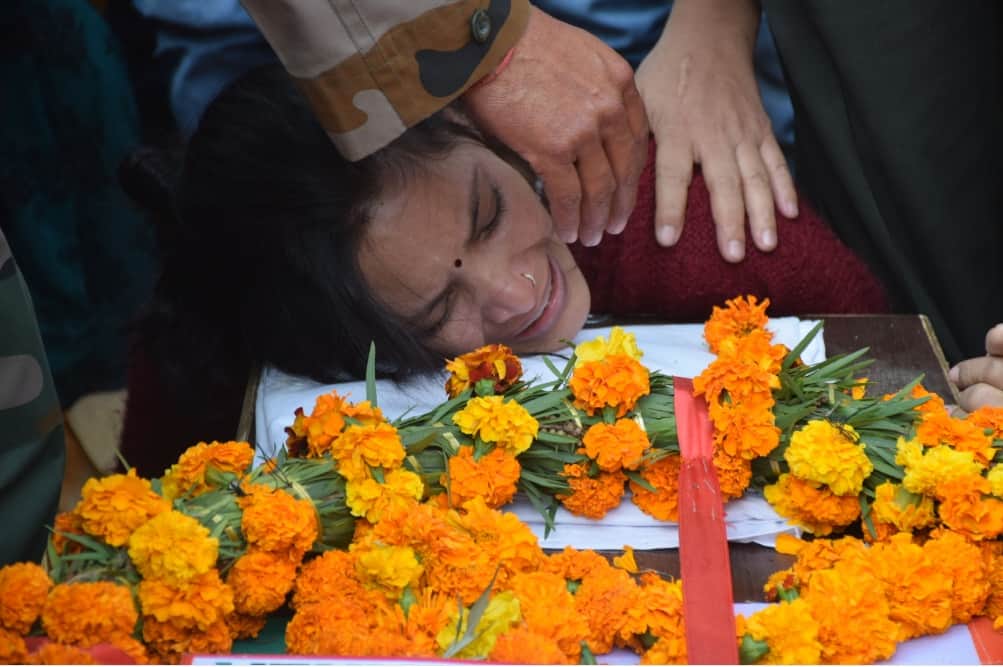 Martyr suraj Mother Crying to see his dead Body in bad condition during funeral