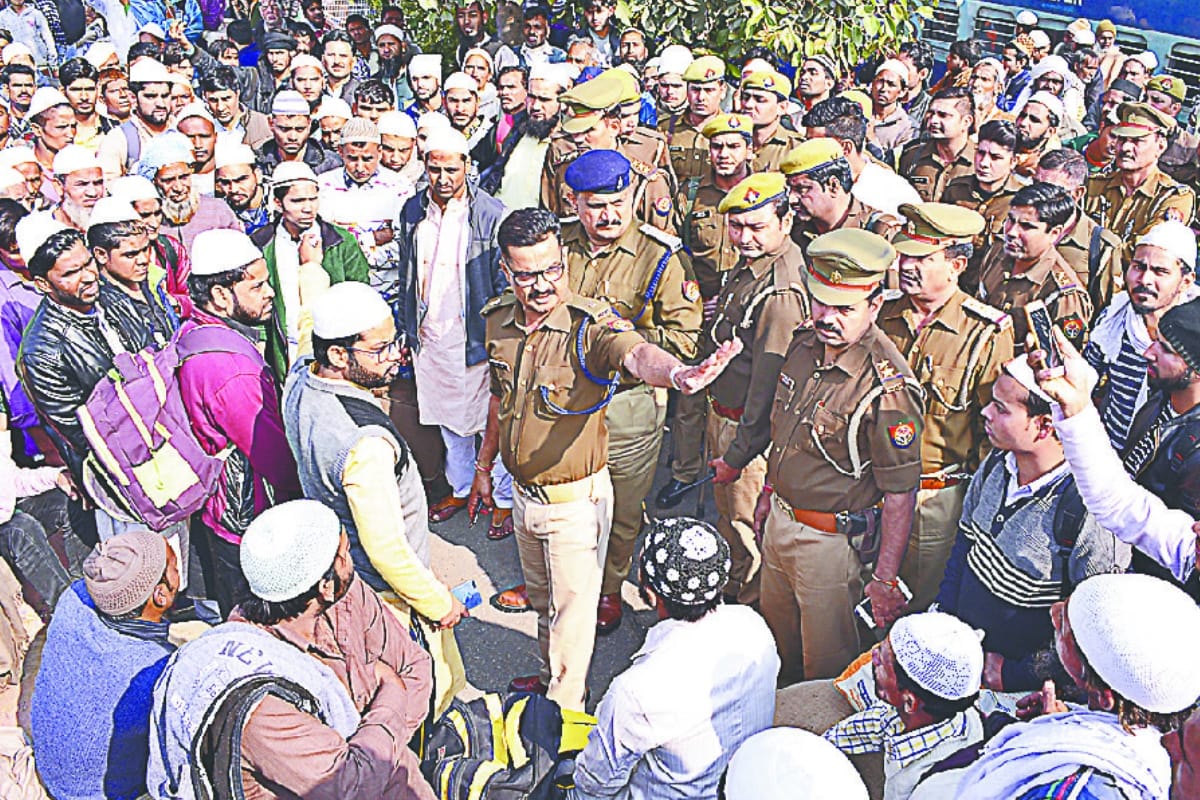 People from Muslim society who reached Meerut railway station to visit tablali ijtema