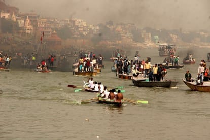 Balloon show and boat race in Varanasi CM Yogi will unveil the boat racing trophy