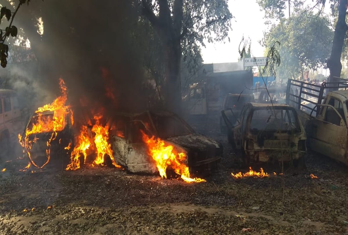 bulandshahr clash 20 vehicles including CO car were set on fire