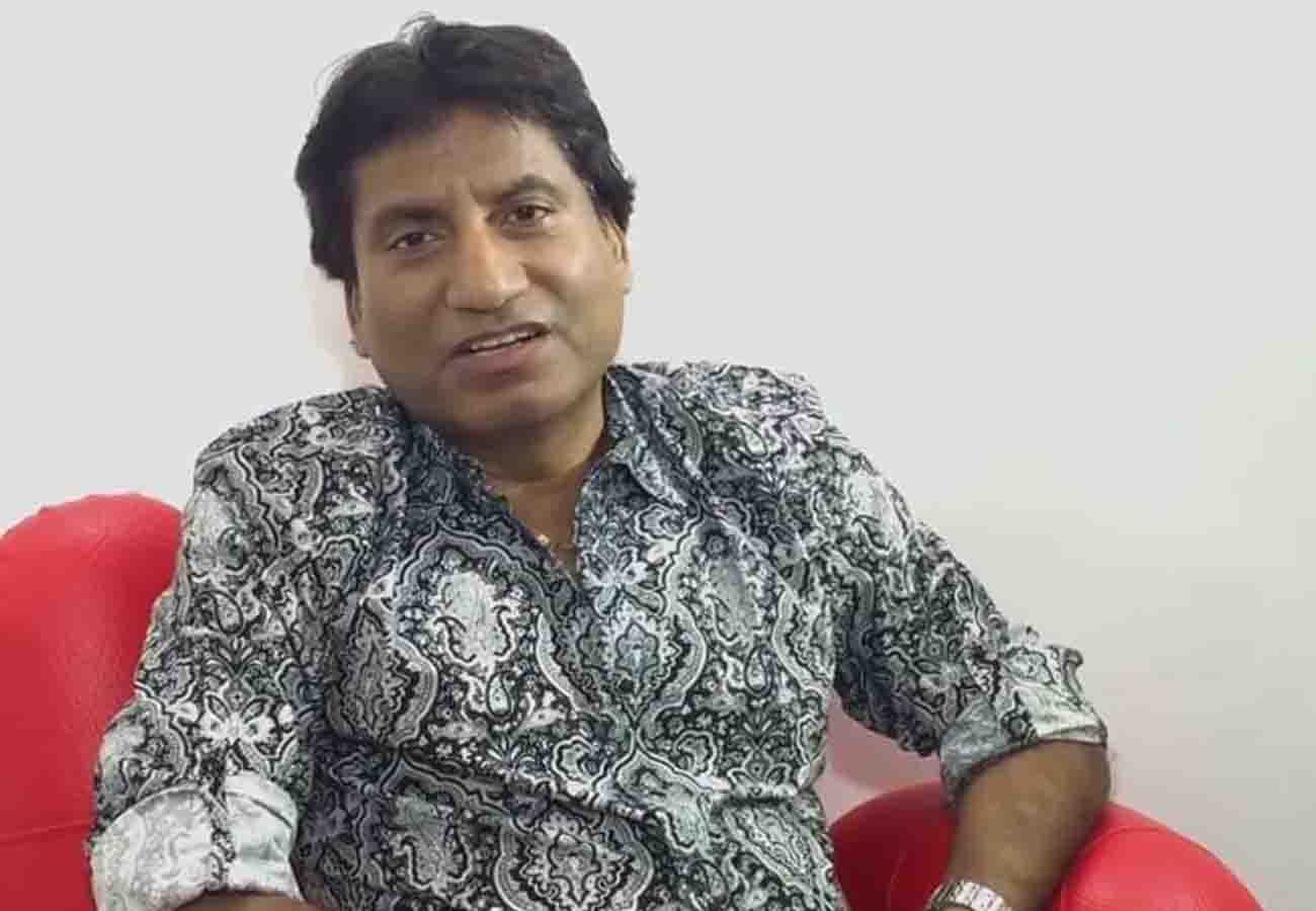 Raju Srivastav is telling about Types of laughing