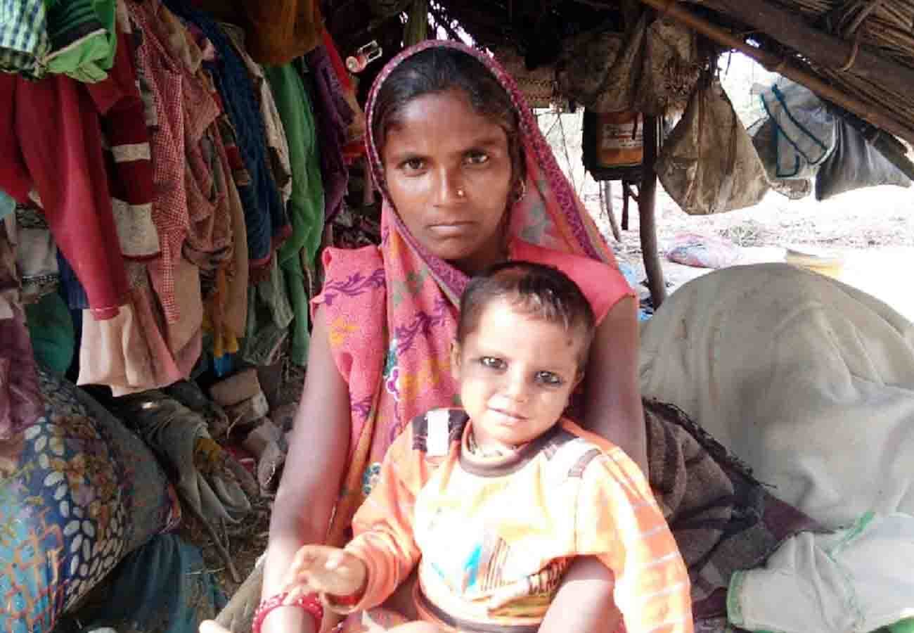 khajanchi nath's mother angry at akhilesh yadav