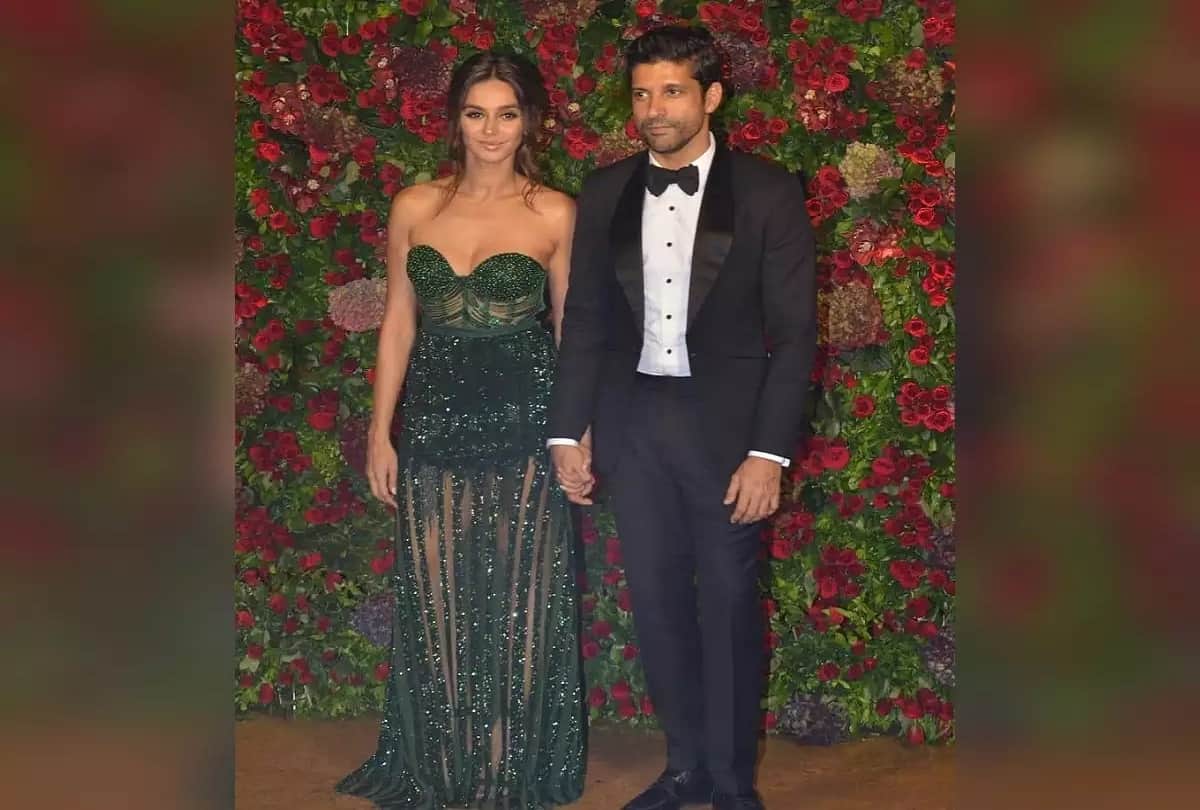 Farhan Akhtar shares ravishing photo of Shibani Dandekar