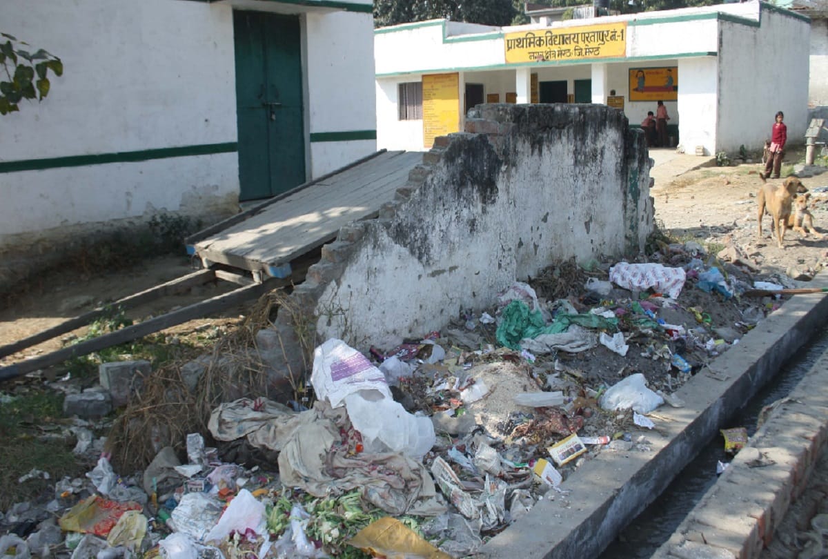 Meerut, Kids in primary schools of Western UP are not getting food and book