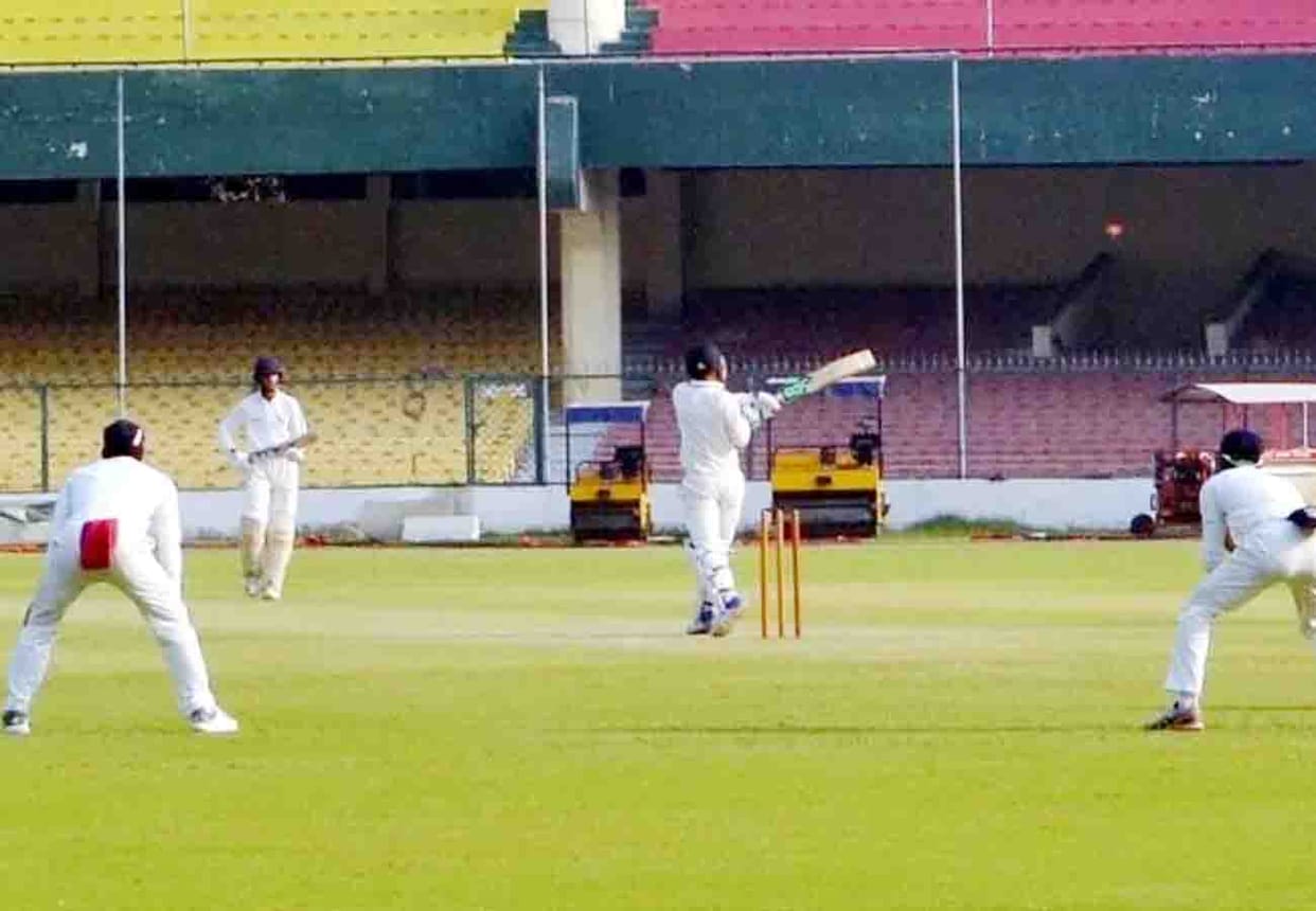 u p team Scored 320 runs at 8 wickets Cooch Behar Trophy