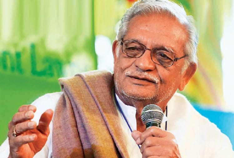 Gulzar got angry on fan who is making video during the Nayab Lamhe album launch