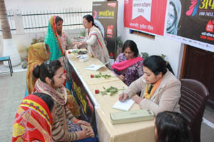 helth chekup women and gives advise