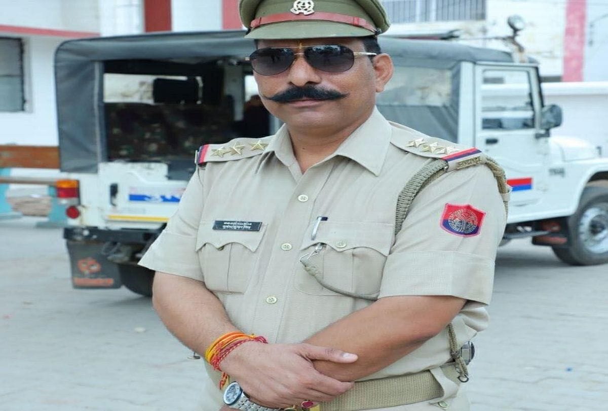 bulandshahr clash Inspectors were stuck alone among rioters