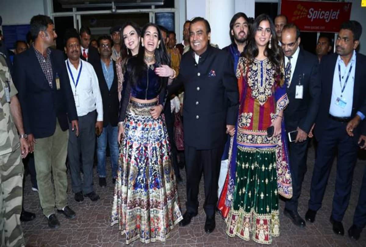 why Isha Ambani and Anand Piramal choose wedding date 12 December?