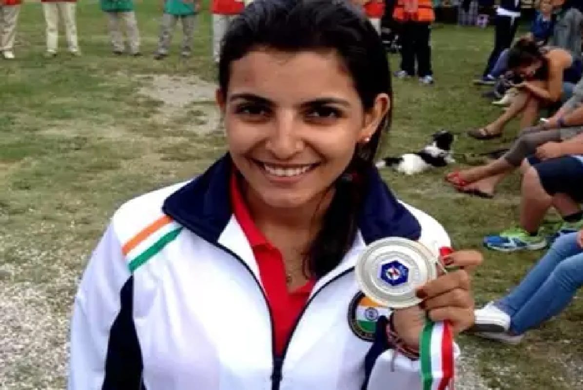 maheshwari chauhan successfully retains women skeet title