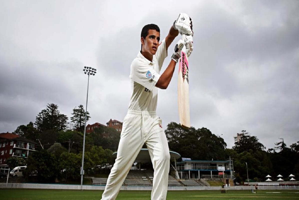 ollie davies smashed double century with consecutive sixes in an over