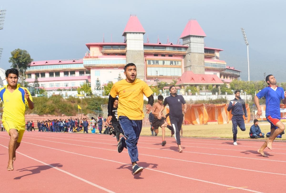 vineet win 100 meter race in dharamshala