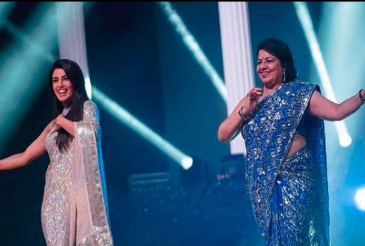 priyanka chopra dance with her mother madhu chopra at sangeet ceremony