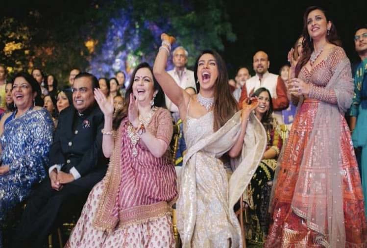 priyanka chopra dance with her mother madhu chopra at sangeet ceremony