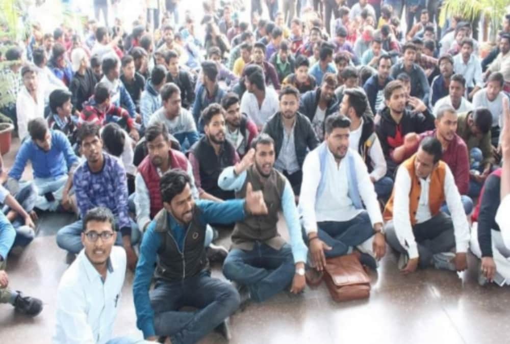 Small and middle businessman drive a operation for their demands