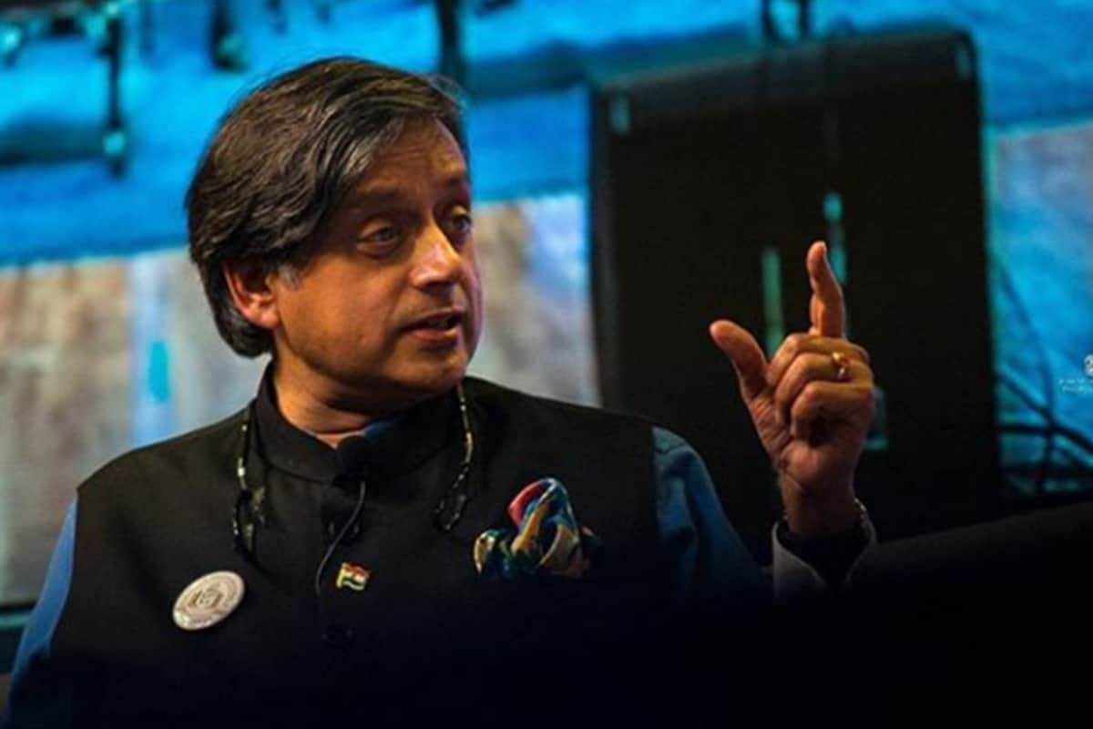 Javed Akhtar burnt Shashi Tharoor saying neither it was Ghalib birthday nor his lines