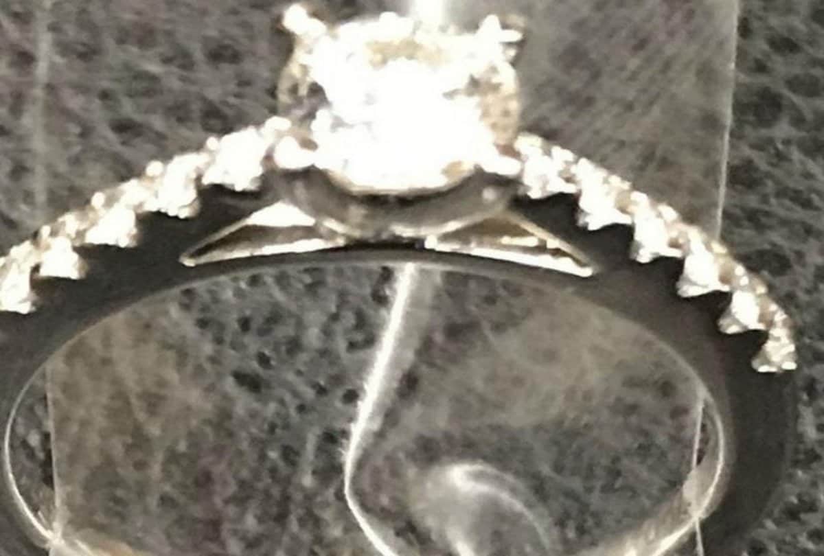 viral story new york police find engagement ring in times square