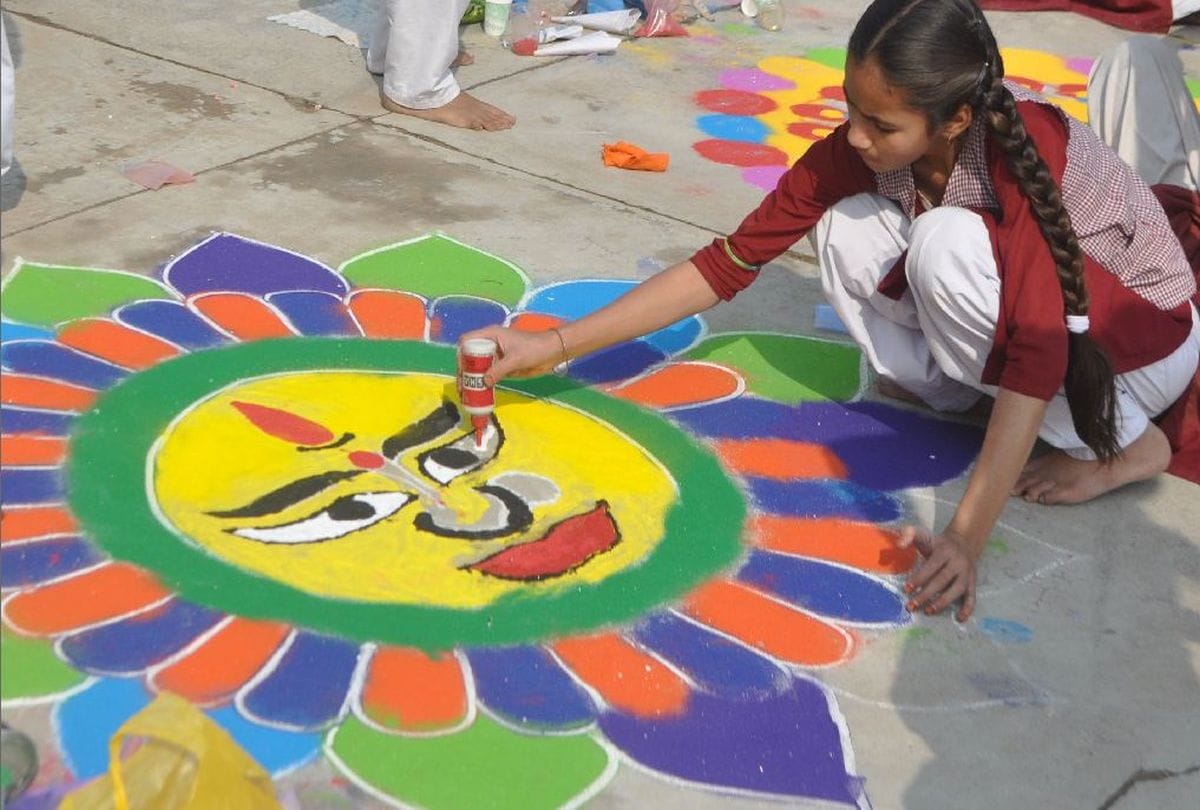 amar ujala aparajita 100 million smiles rangoli competition in agra