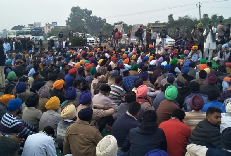 sugarcane farmers protests in phagwara against government